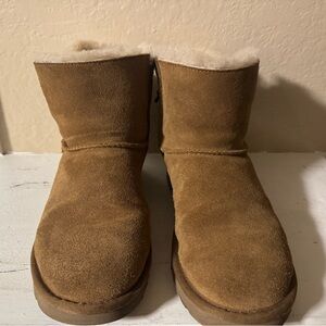 UGG Tan Suede Boots size 8 Women’s